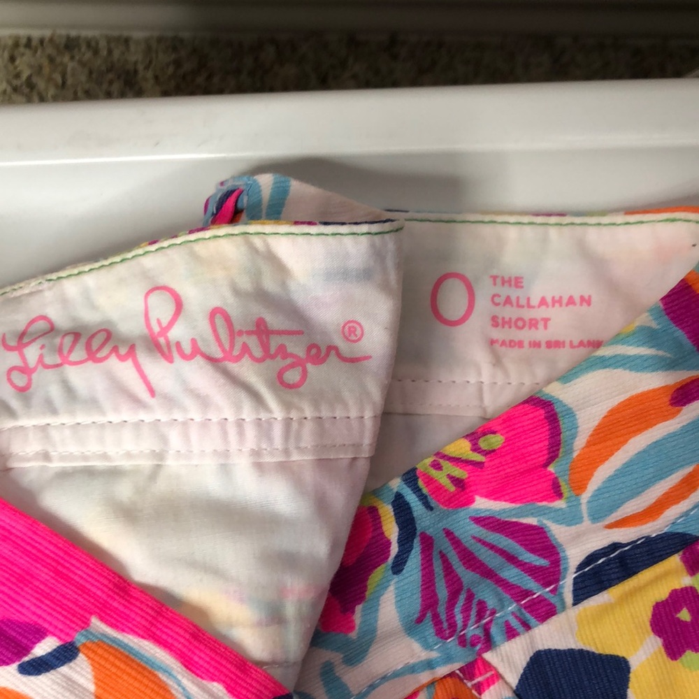 Lilly Pulitzer Pink and Orange Bermuda Shorts Vibrant Floral - Picture 3 of 3